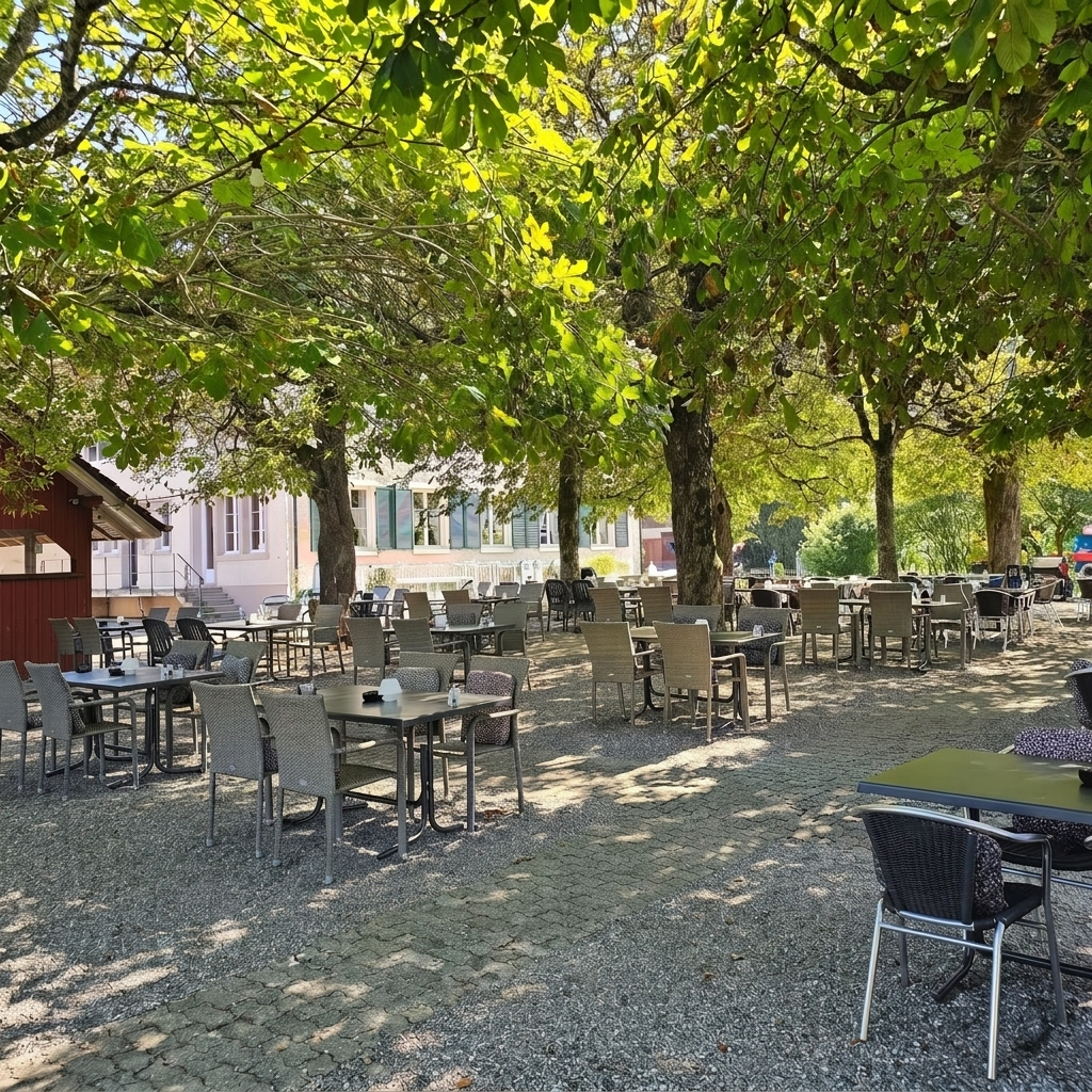 Gartenterrasse unter den Kastanienbäumen